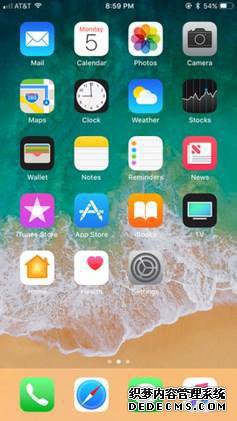 ▲在iPhone 7 Plus上运行的“iBug OS”